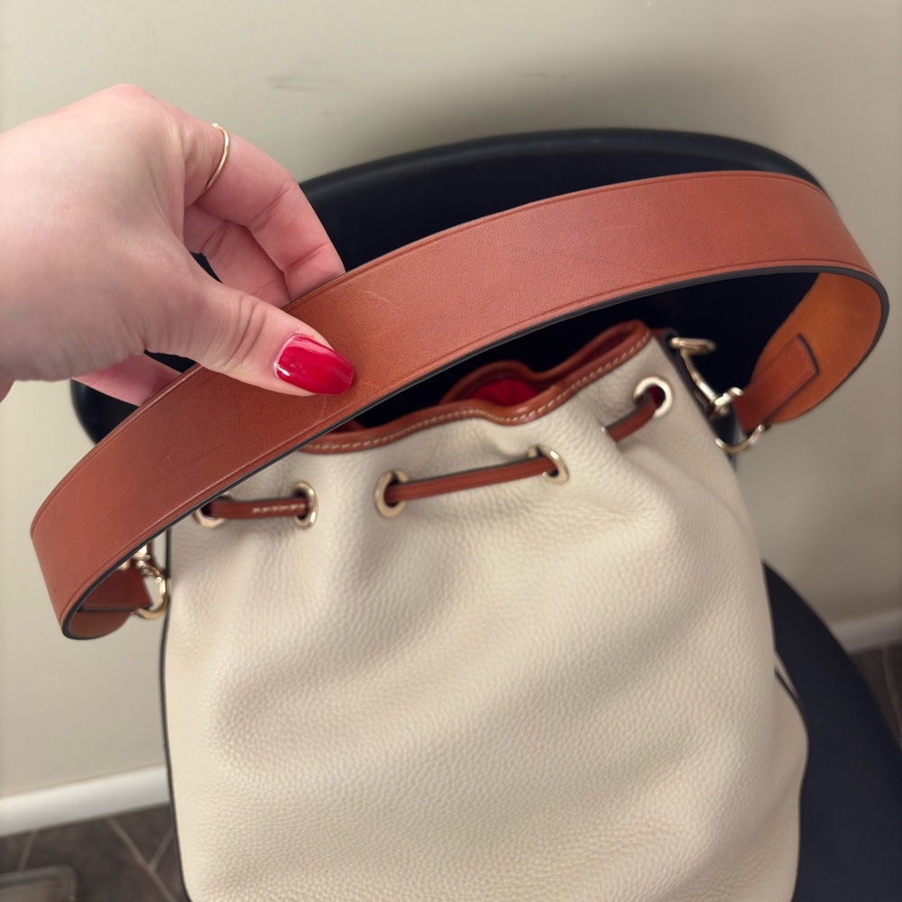 Dooney & Bourke Pebble Grain Drawstring Bucket Bag / Purse - Picture 3 of 14